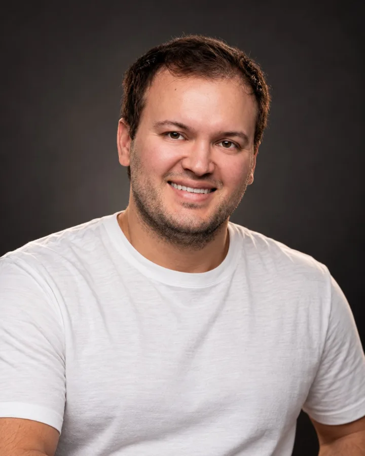Retrato de William Girardi, sócio-proprietário da DB Real Estate